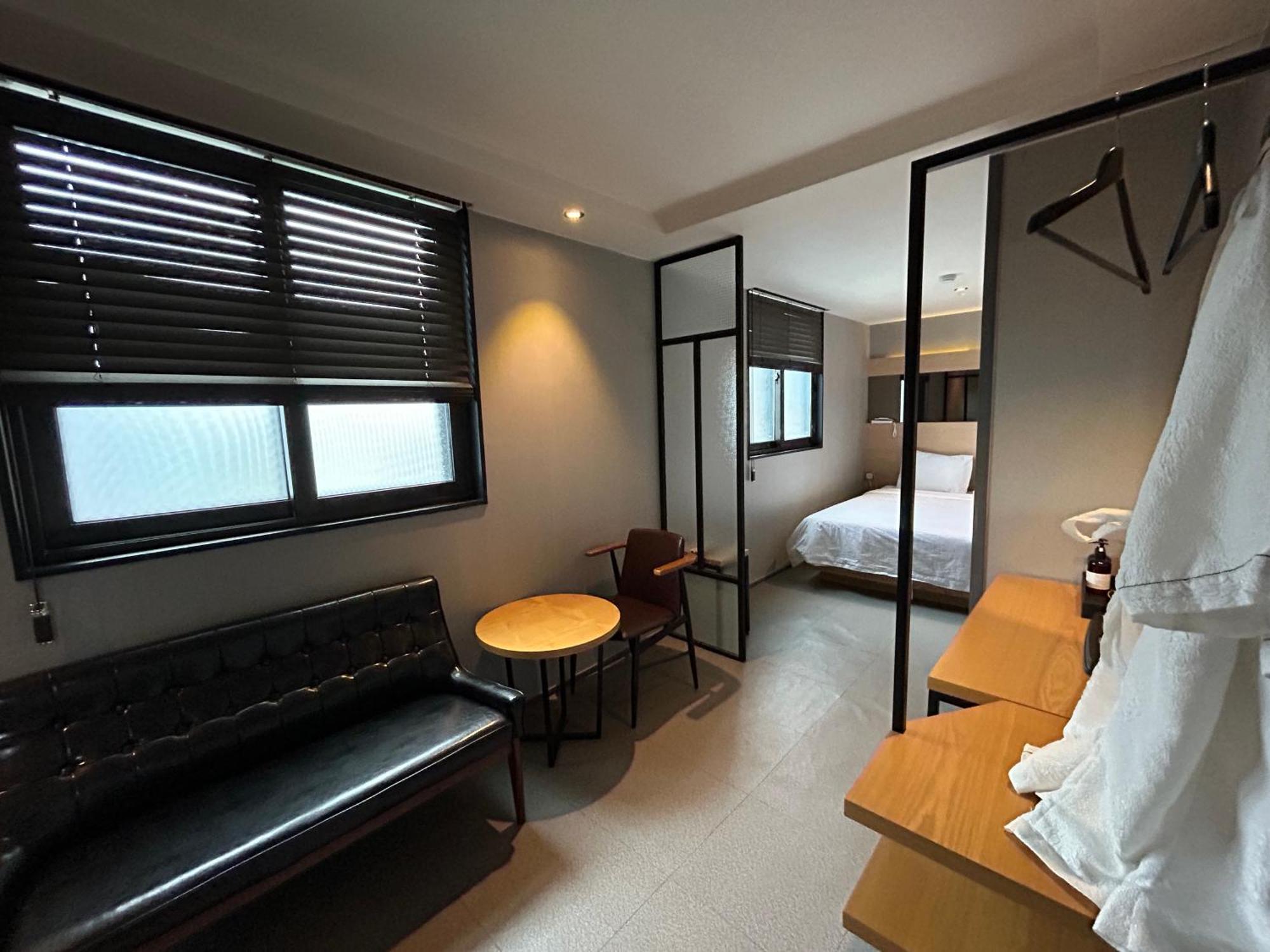 Deluxe Motel Geoje Exterior foto