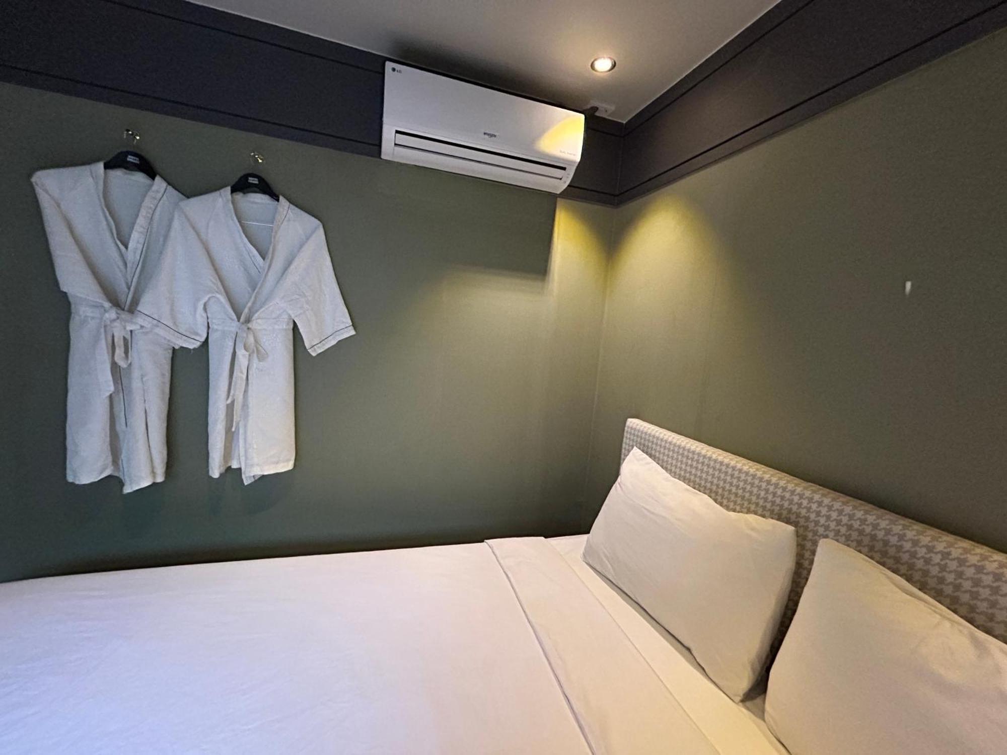Deluxe Motel Geoje Exterior foto
