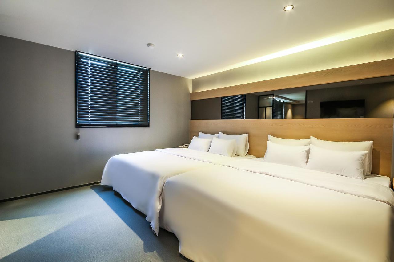 Deluxe Motel Geoje Exterior foto